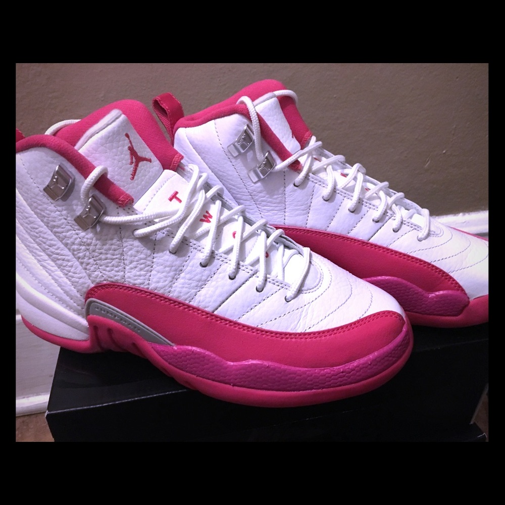 Air Jordan 12 Retro size 5 boys.
